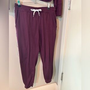 Vuori performance joggers